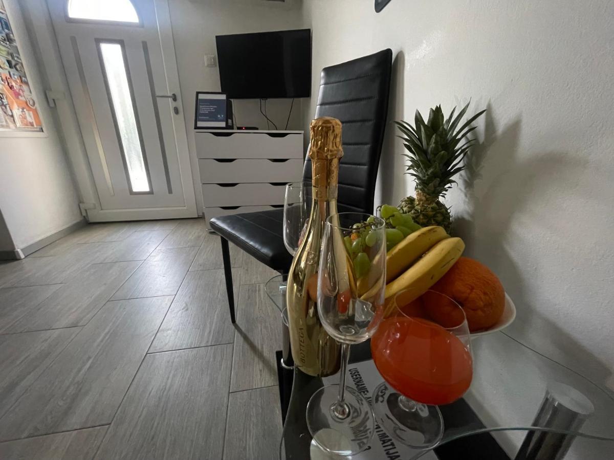 Apartment Matijas, 3 Bedroom Apt With Terrace And Parking Split Exteriér fotografie
